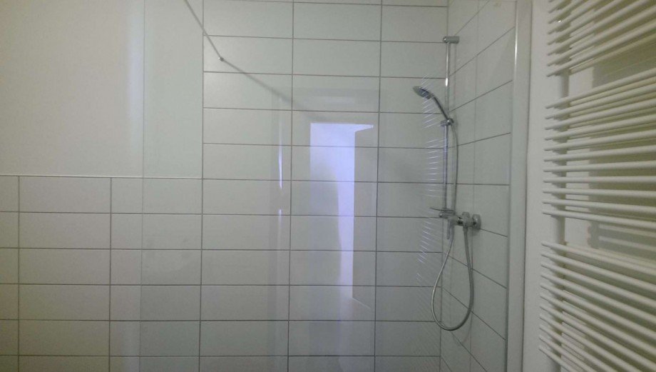 Badezimmer Mehrfamilienhaus Fl�rsbachtal