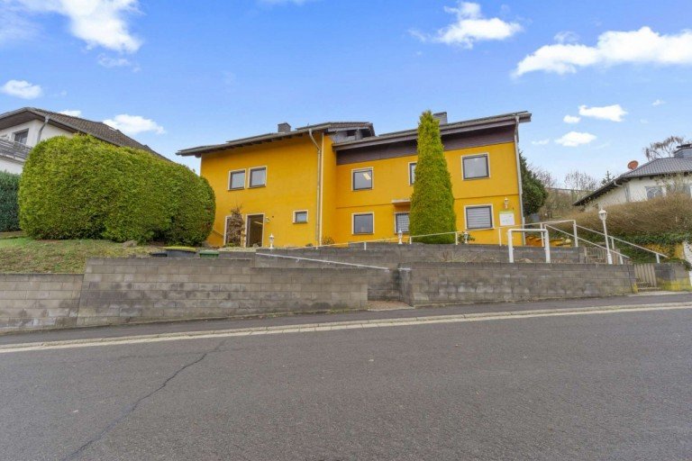 Au�enansicht Birstein Einfamilienhaus Au�ergew�hnliches Wohn- und Gewerbehaus in ruhiger Lage