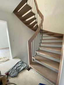 Treppe Doppelhaush�lfte in attraktiver Lage - Fertigstellung l�uft bereits