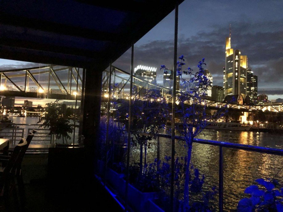 Skyline bei Nacht Wohnung Maintal