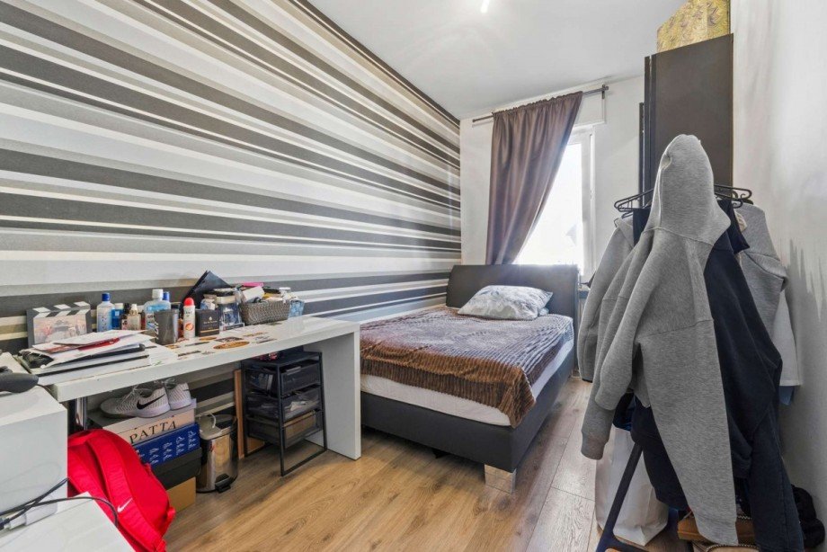 Schlafzimmer 1. OG Mehrfamilienhaus M�hlheim am Main